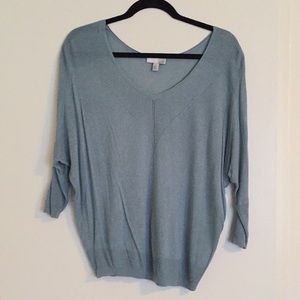 Lightweight sweater with ribbed accents